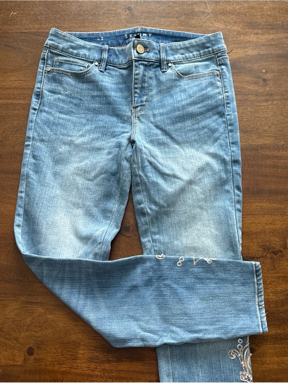 White House Black Market The Skinny Ankle Medium Wash Jeans 2 Embroidered Beaded - Picture 2 of 12
